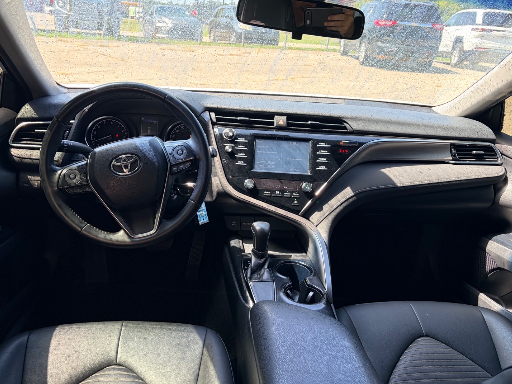 2018 Toyota Camry - $14,900