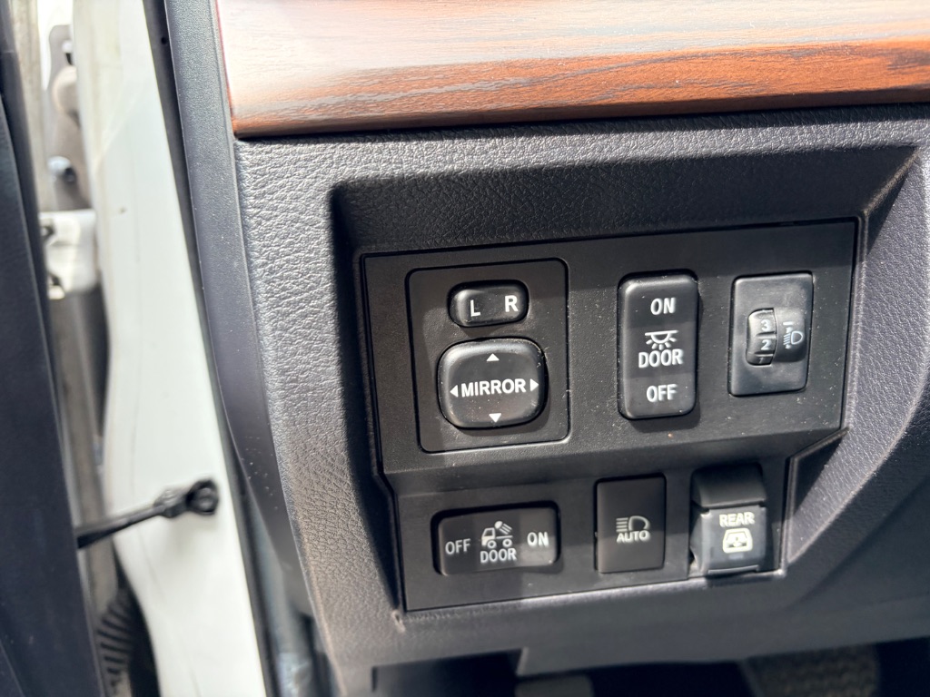 2021 Toyota Tundra - $37,900