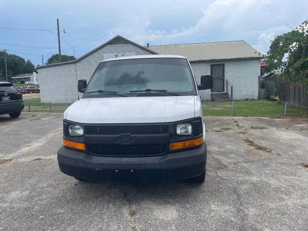2017 Chevrolet Express - $8,900