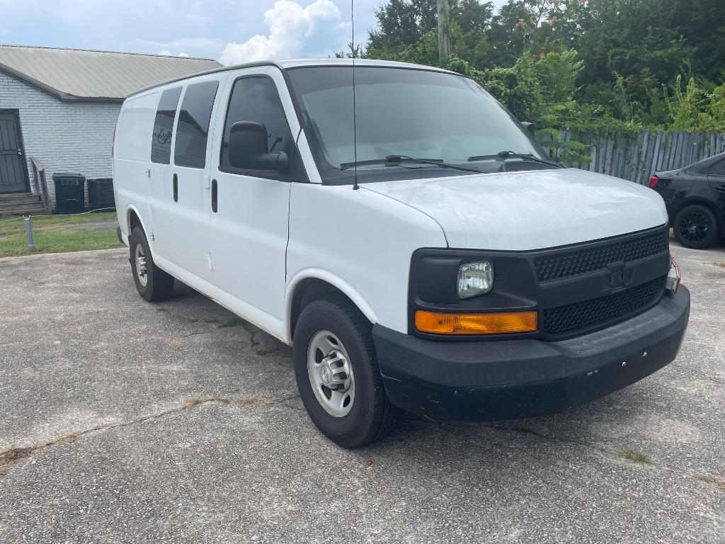 2017 Chevrolet Express - $8,900