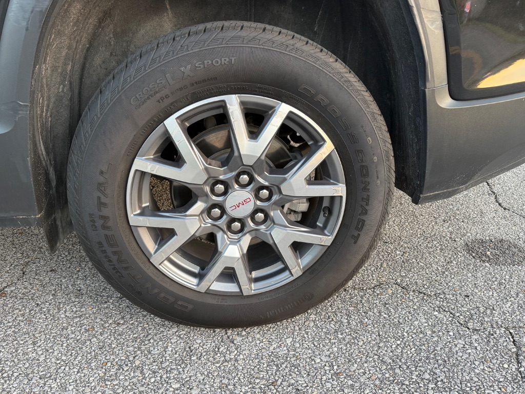 2023 GMC Acadia SLT photo