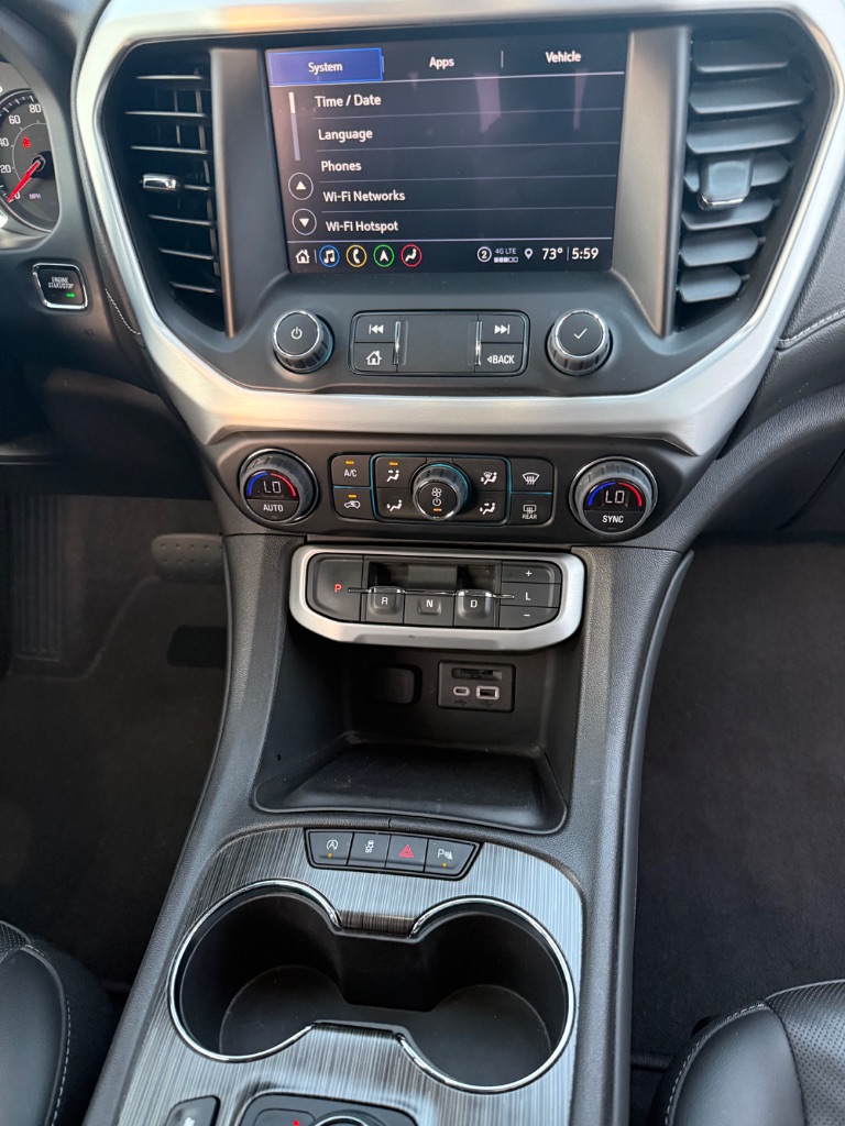 2023 GMC Acadia SLT photo