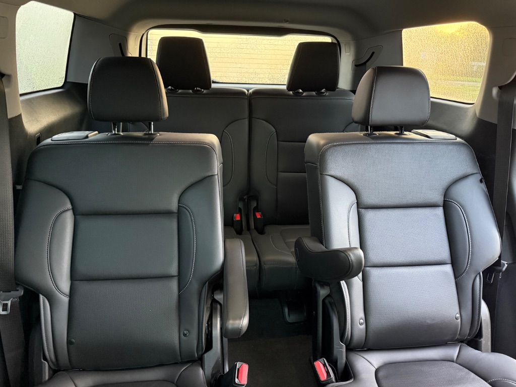 2023 GMC Acadia SLT photo