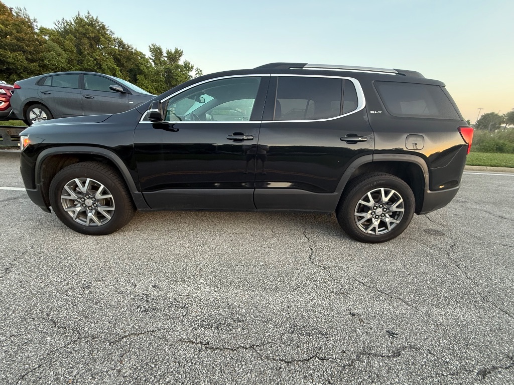 2023 GMC Acadia SLT photo