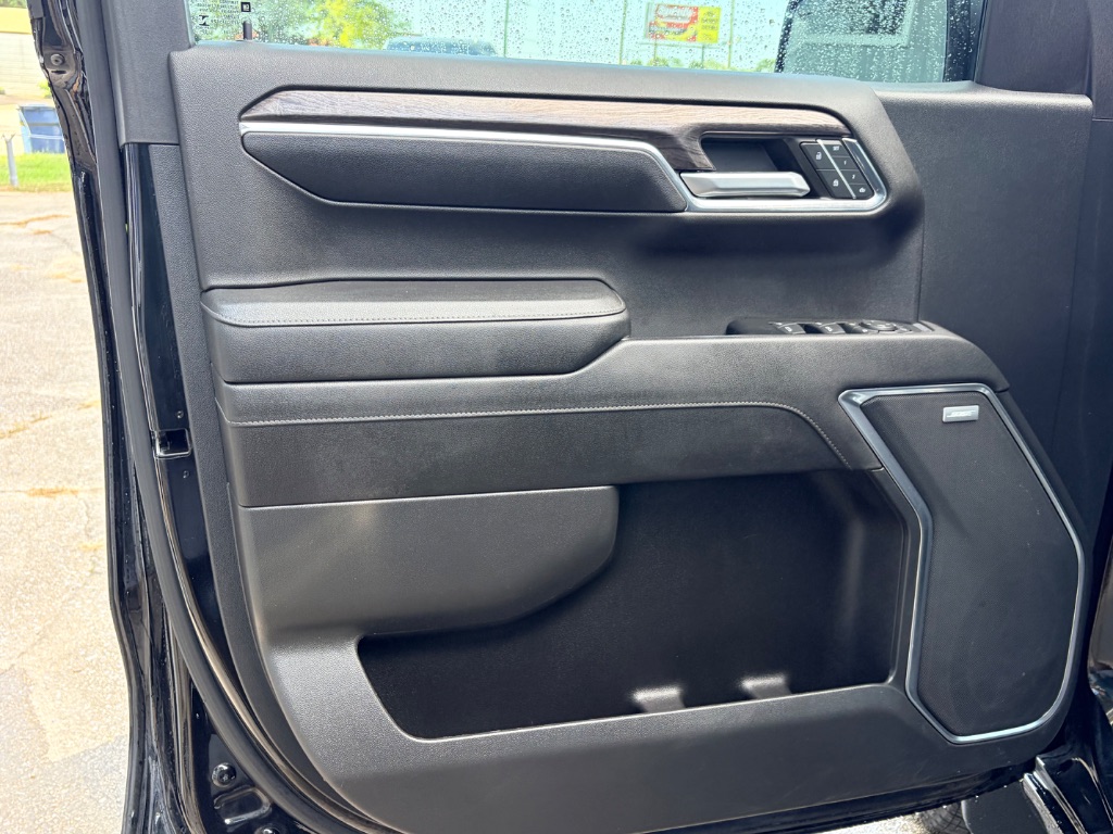 2023 Chevrolet Silverado - $44,900