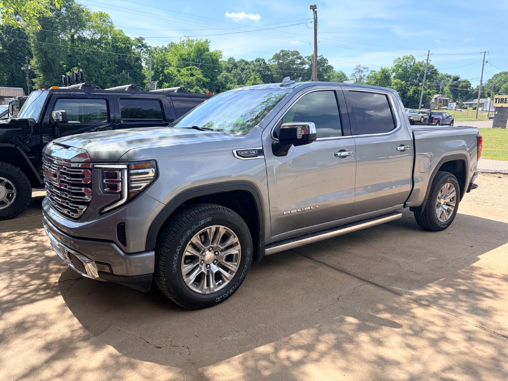 2023 GMC Sierra - $46,599