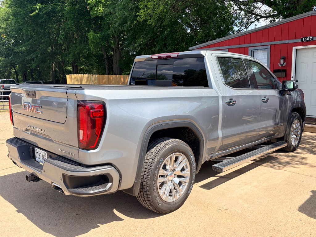 2023 GMC Sierra - $46,599