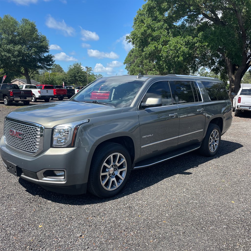 2017 GMC Yukon XL 1500 Denali photo