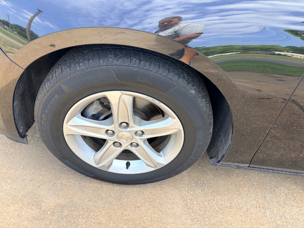 2019 Chevrolet Malibu - $17,900