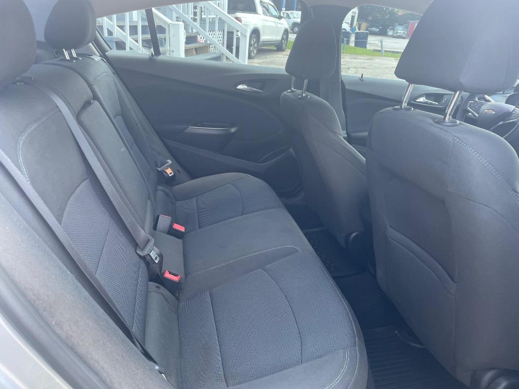 2017 Chevrolet Cruze - $8,499