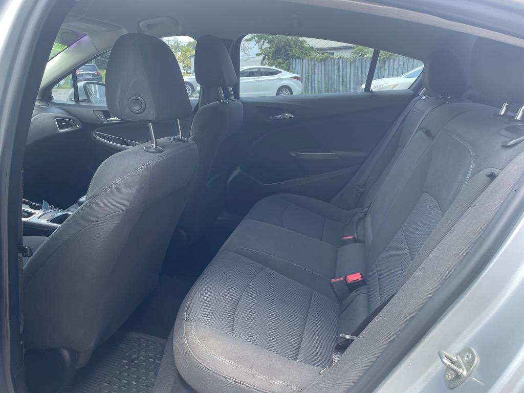 2017 Chevrolet Cruze - $8,499