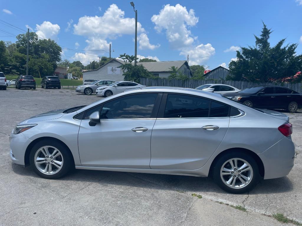 2017 Chevrolet Cruze - $8,499