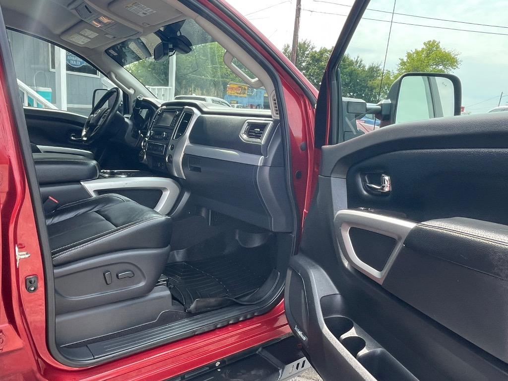 2017 Nissan Titan