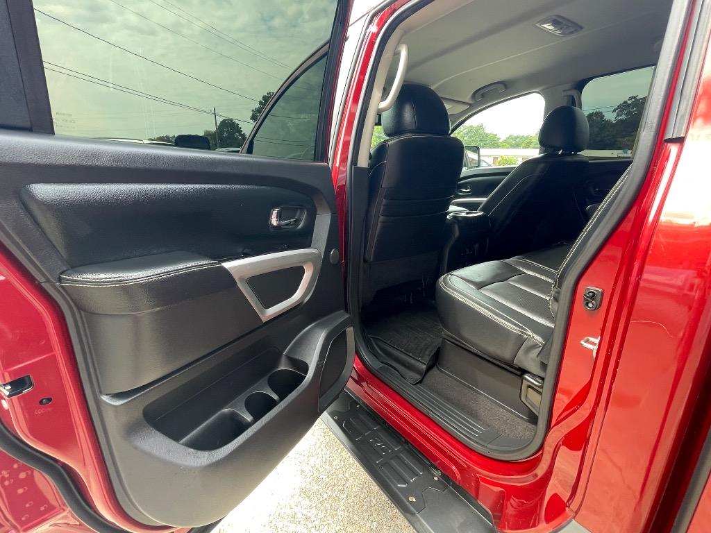2017 Nissan Titan