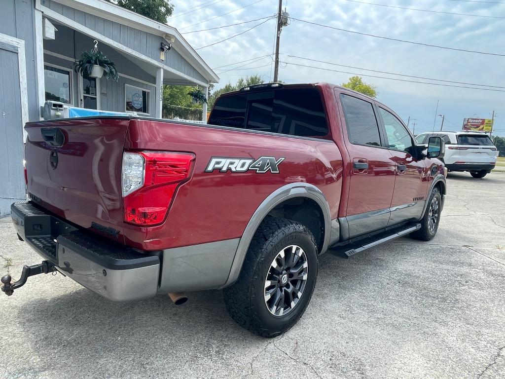 2017 Nissan Titan