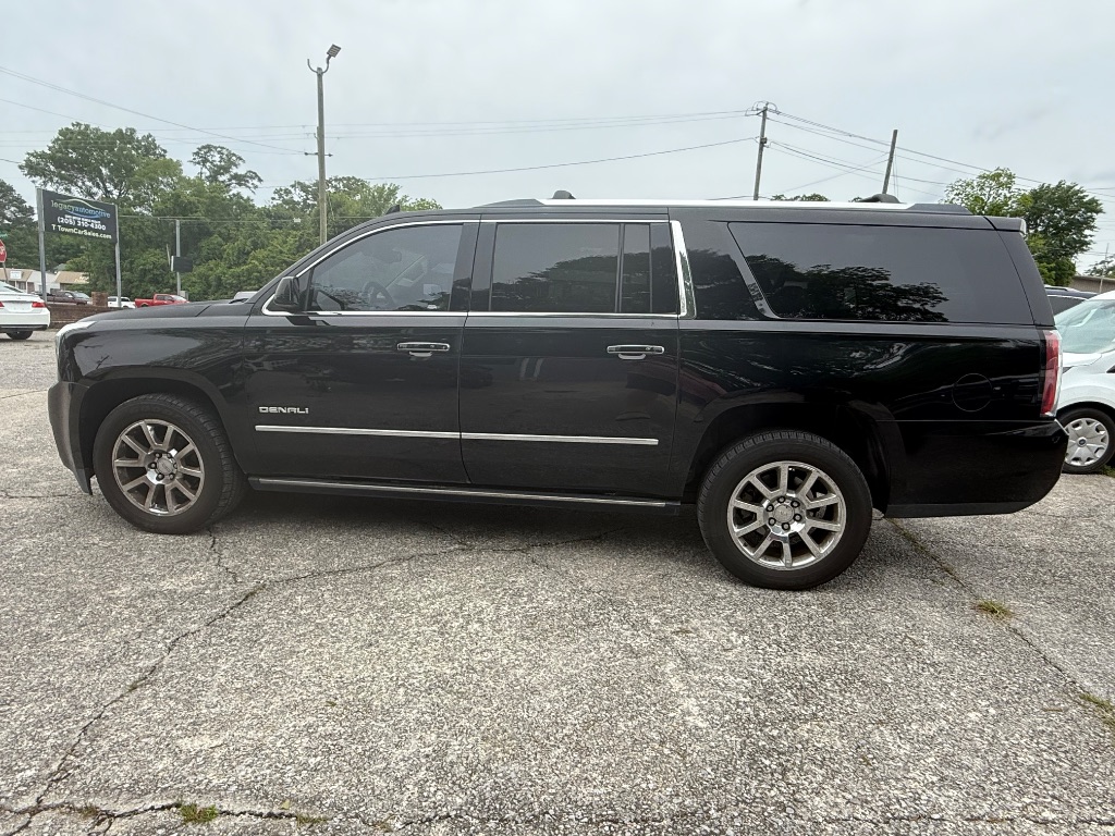 2015 GMC Yukon XL Denali photo