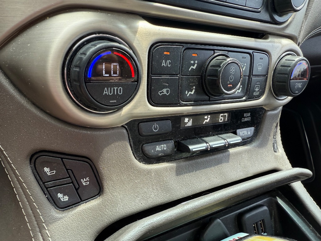 2015 GMC Yukon XL Denali photo