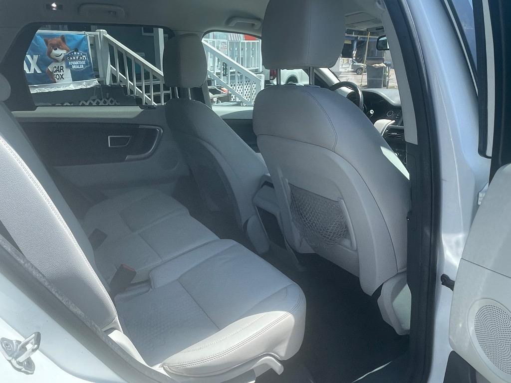 2019 Land Rover Discovery - $7,900