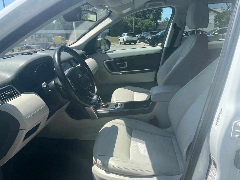 2019 Land Rover Discovery - $7,900