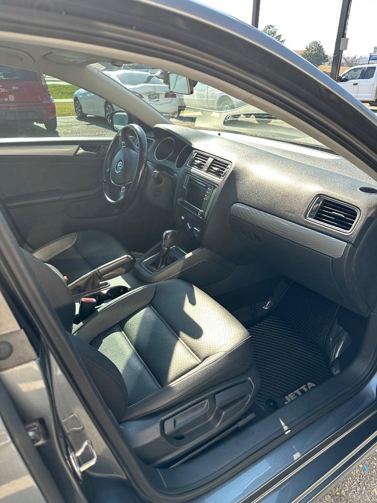 2017 Volkswagen Jetta SE photo