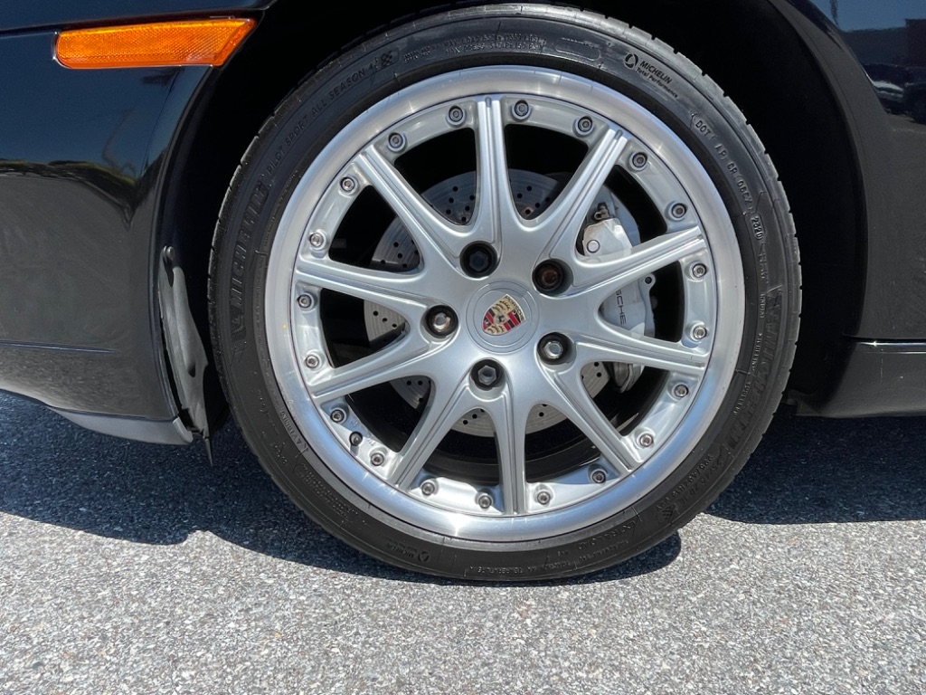 2001 Porsche 911 Carrera photo