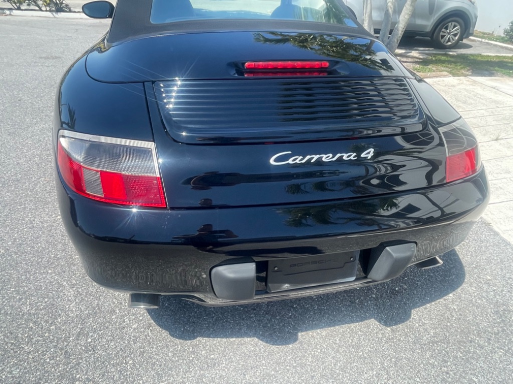 2001 Porsche 911 Carrera photo