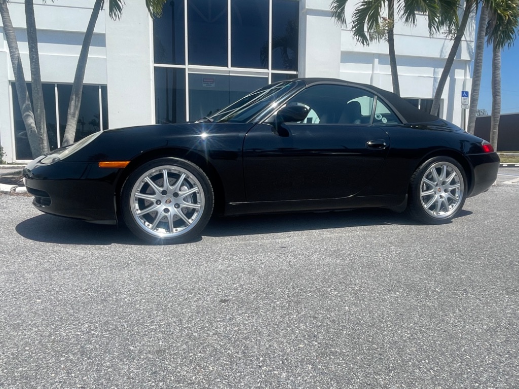 2001 Porsche 911 Carrera photo