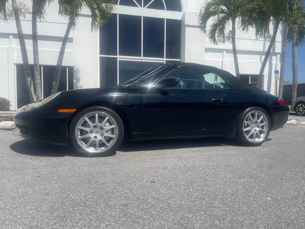 2001 Porsche 911 Carrera photo
