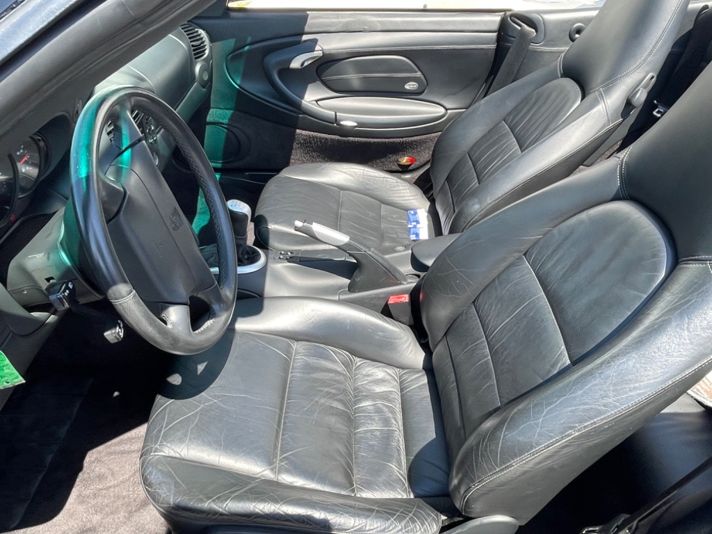 2001 Porsche 911 Carrera photo