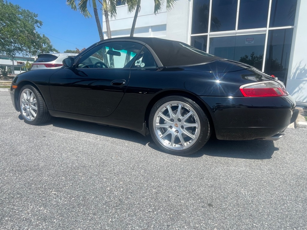 2001 Porsche 911 Carrera photo