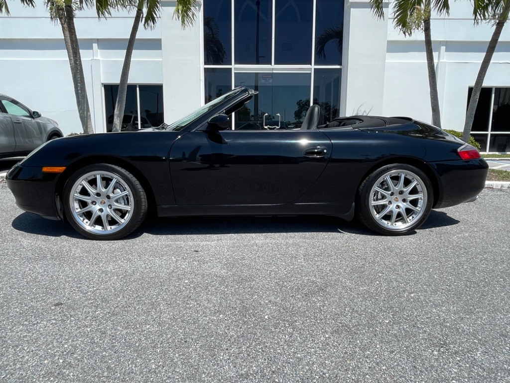 2001 Porsche 911 Carrera photo