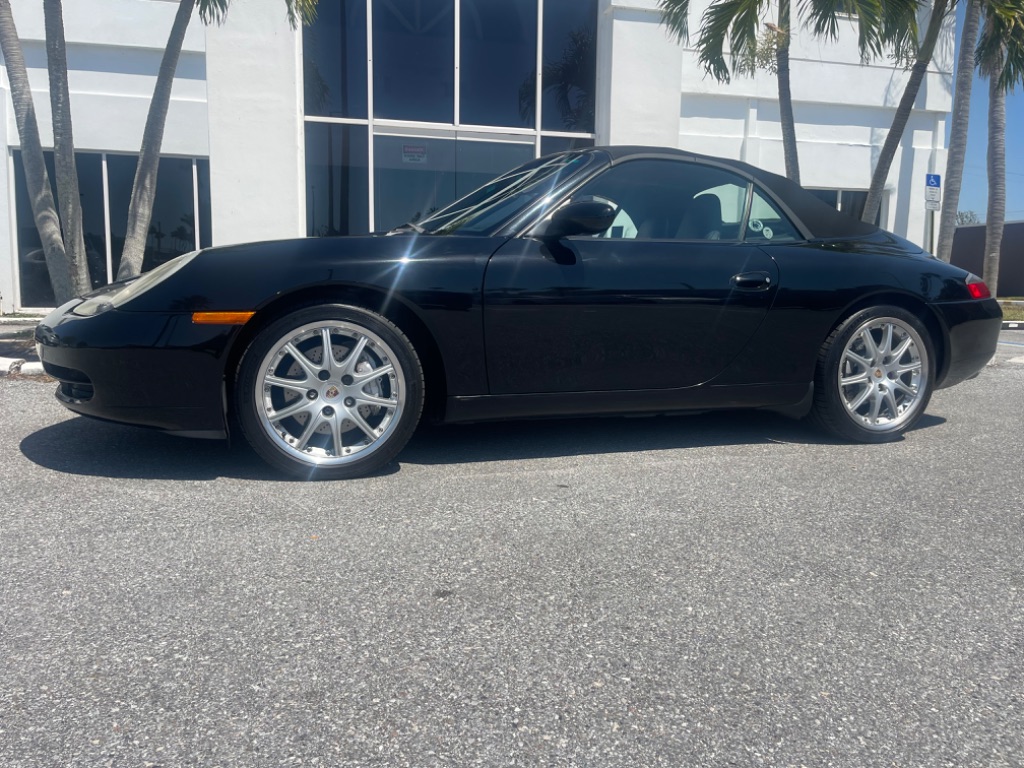 2001 Porsche 911 Carrera photo
