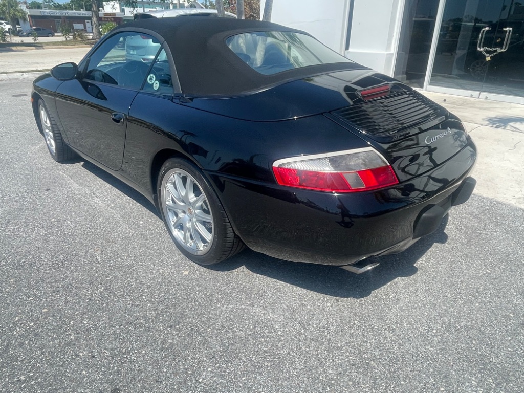 2001 Porsche 911 Carrera photo