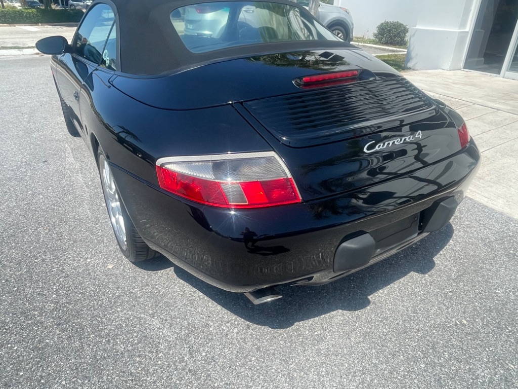 2001 Porsche 911 Carrera photo