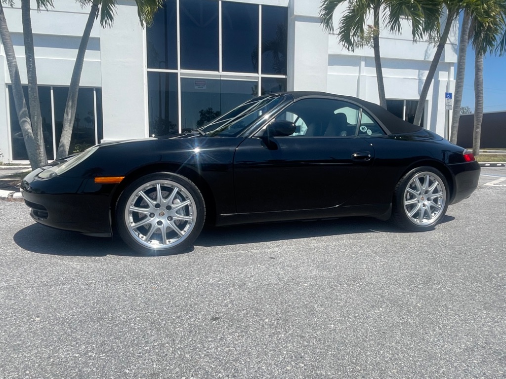 2001 Porsche 911 Carrera photo