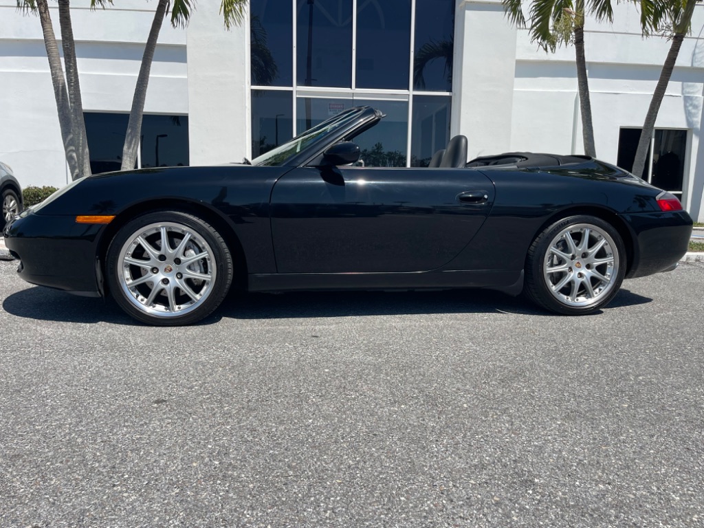2001 Porsche 911 Carrera photo