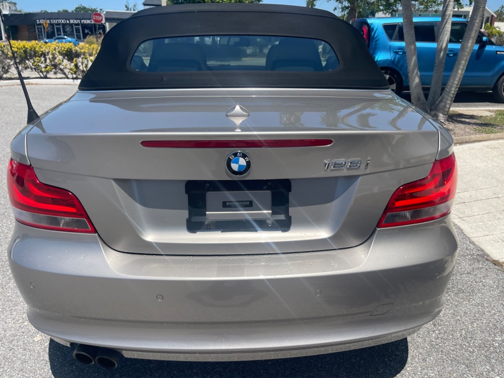 2013 BMW Legend 128i photo