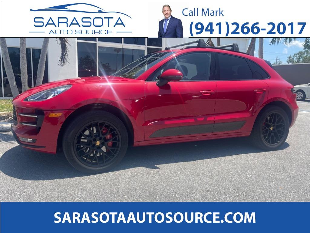 2018 Porsche Macan Turbo photo