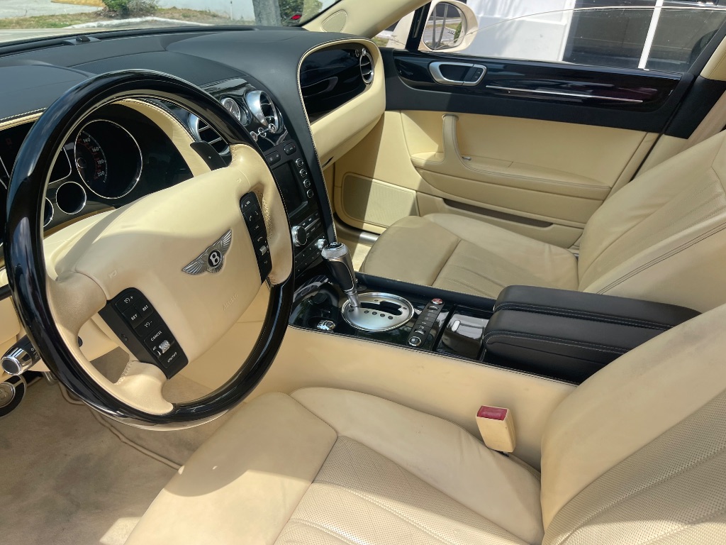 2011 Bentley MDX photo
