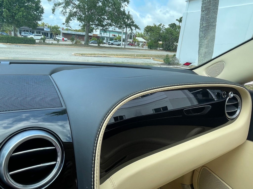 2011 Bentley MDX photo