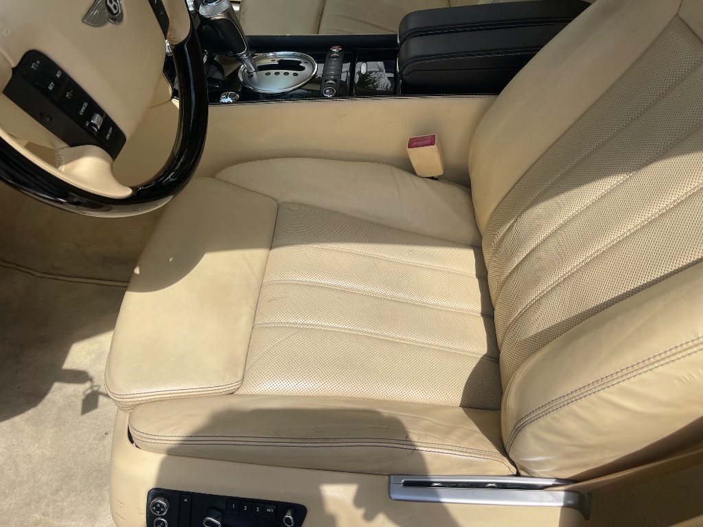 2011 Bentley MDX photo