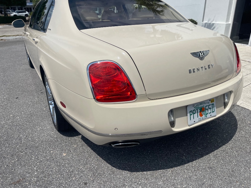 2011 Bentley MDX photo