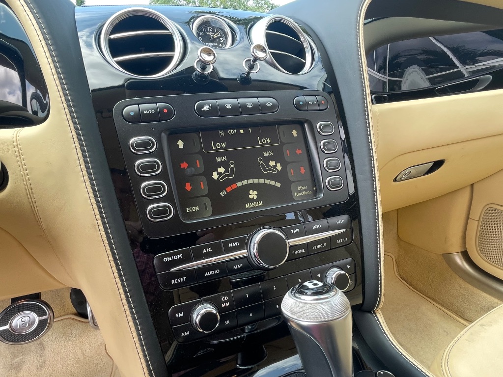 2011 Bentley MDX photo