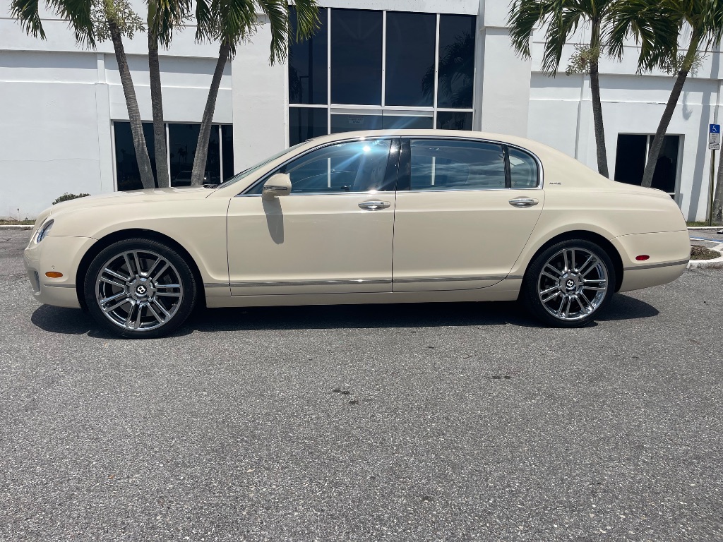 2011 Bentley MDX photo