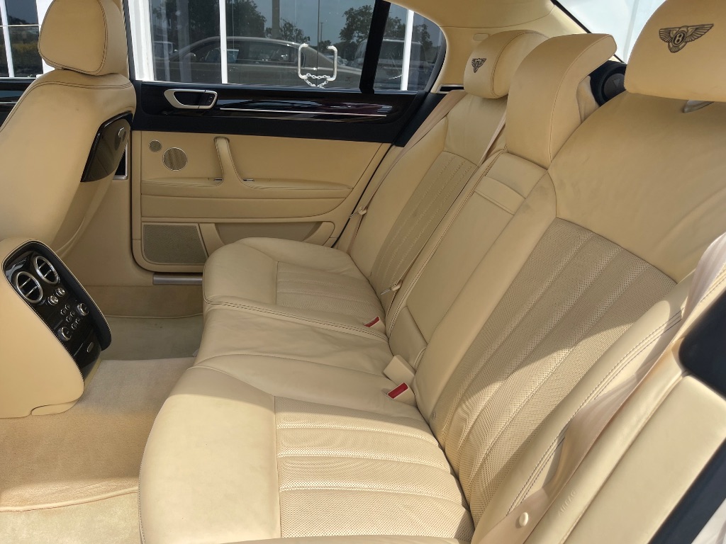 2011 Bentley MDX photo