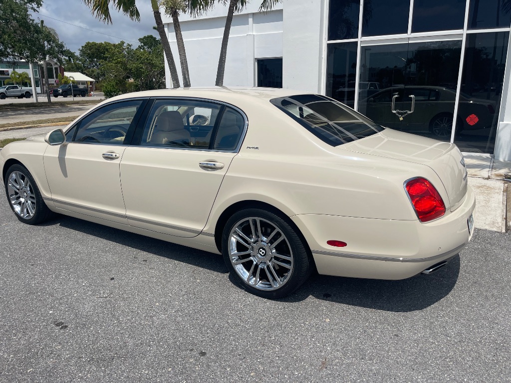 2011 Bentley MDX photo