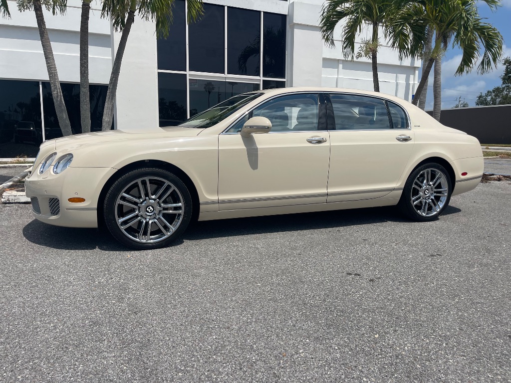 2011 Bentley MDX photo