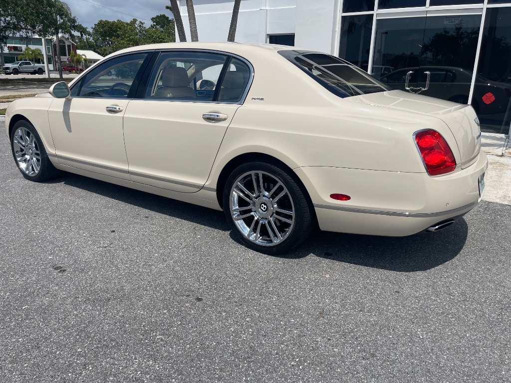 2011 Bentley MDX photo