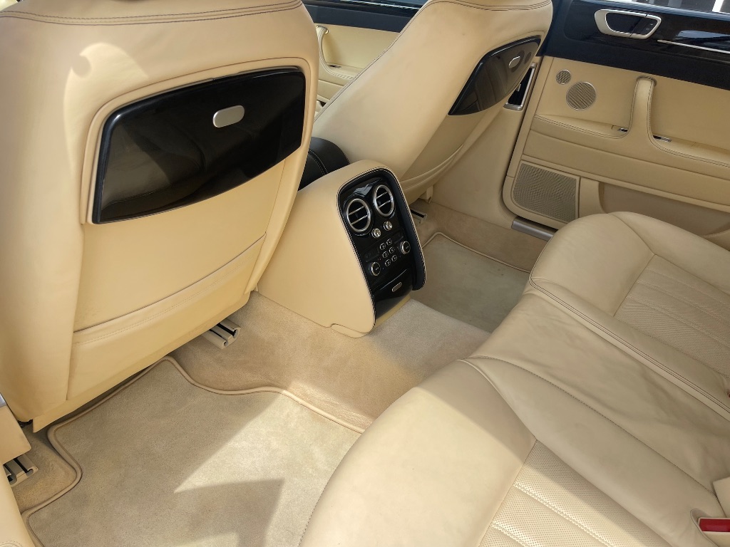 2011 Bentley MDX photo