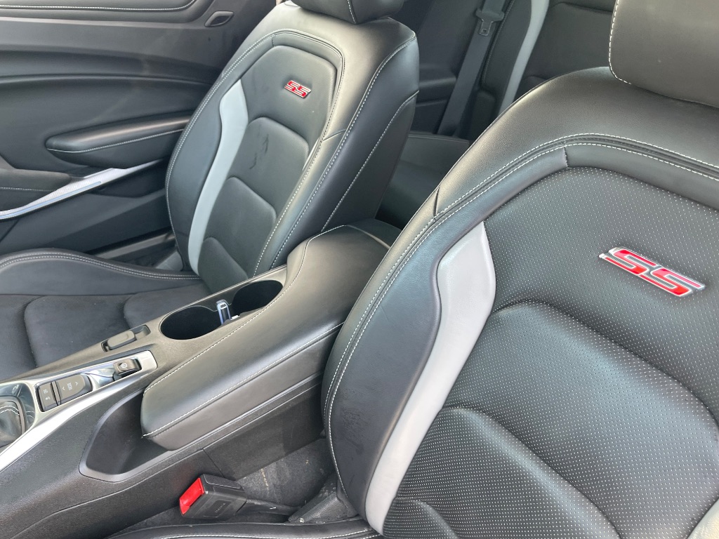2020 Chevrolet Camaro - $36,990
